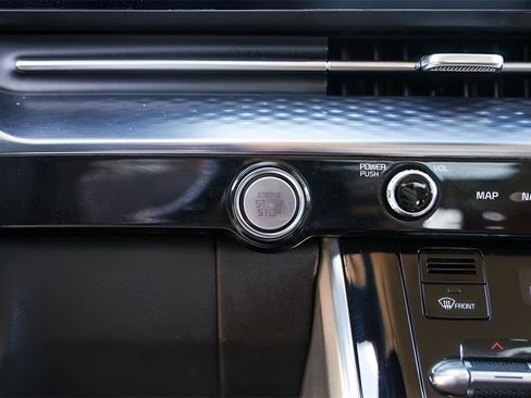 Used 2023 Kia Carnival SX Prestige image 19