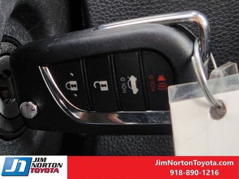 Used 2025 Toyota Corolla LE FWD image 21