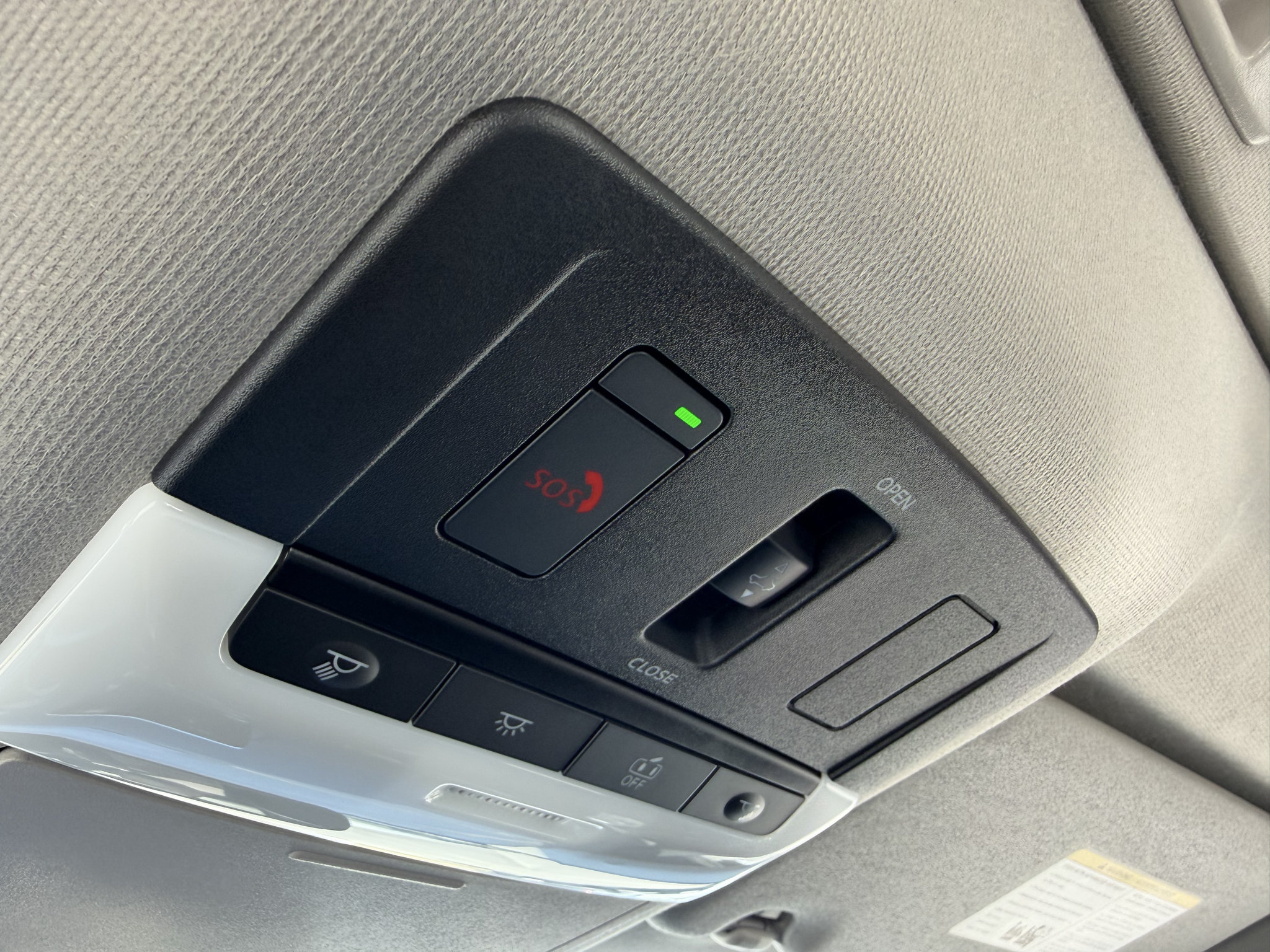 Used 2025 Nissan Sentra SR w/ SR Premium Package FWD image 17