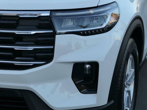 Used 2025 Ford Explorer Active w/ Active Comfort Package image 10