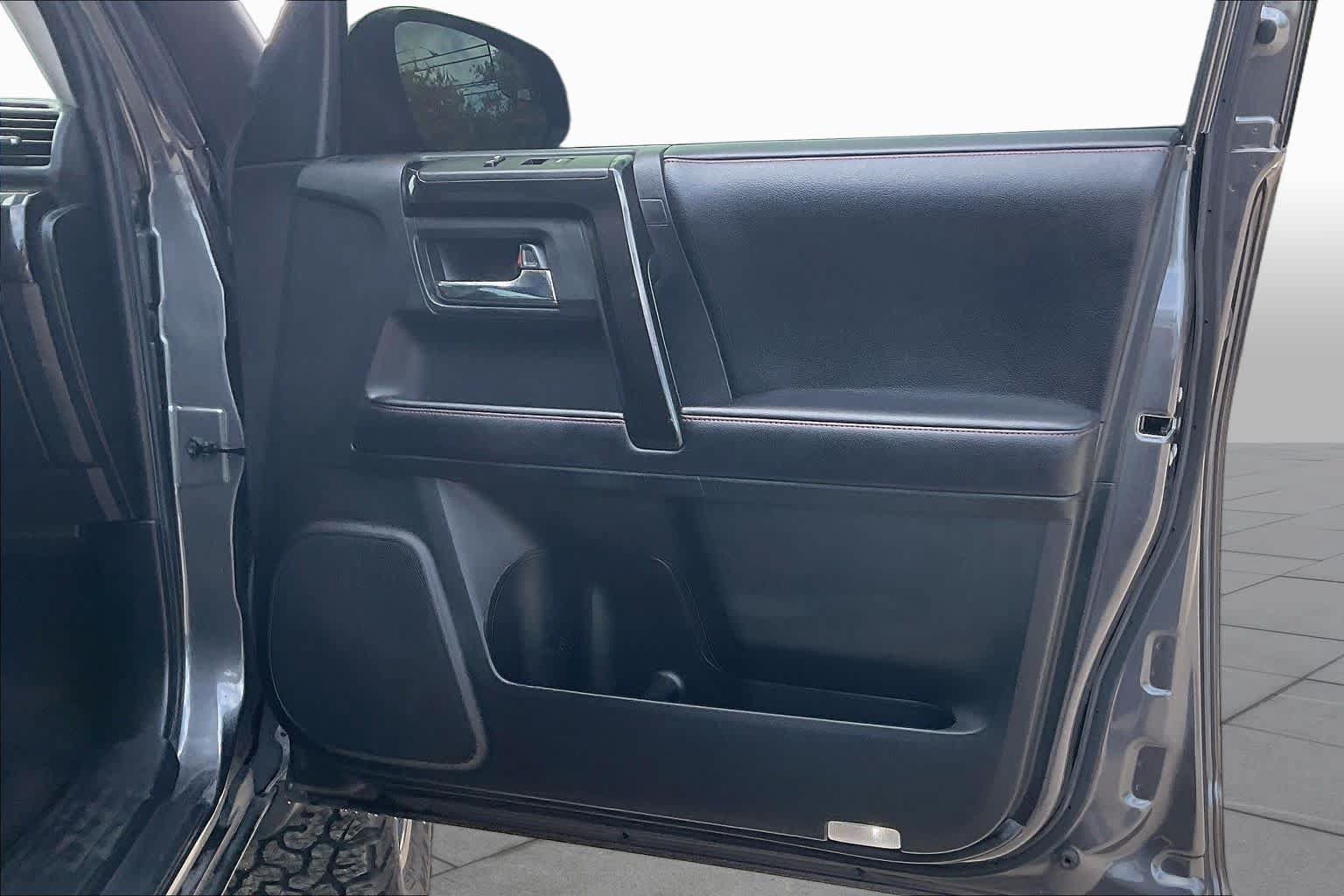 Used 2019 Toyota 4Runner TRD Off-Road Premium AWD/4WD image 22