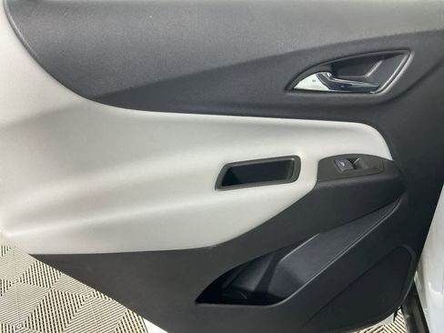 Used 2020 Chevrolet Equinox LS image 18