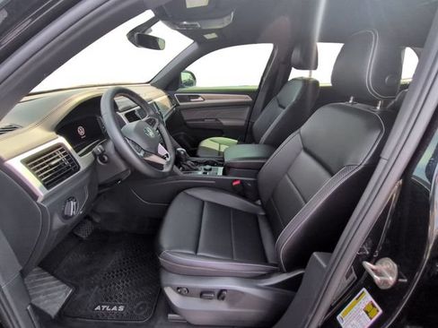 Used 2023 Volkswagen Atlas Cross Sport SE w/ Black Wheel Package AWD/4WD image 14