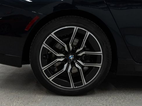 Used 2024 BMW 740i xDrive image 40