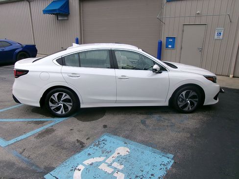 Used 2022 Subaru Legacy Premium image 6