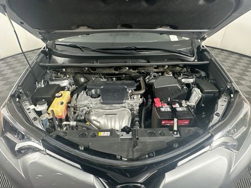 Used 2018 Toyota RAV4 XLE FWD image 31