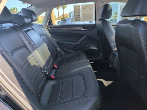 Used 2020 Volkswagen Passat 2.0T R-Line image 20