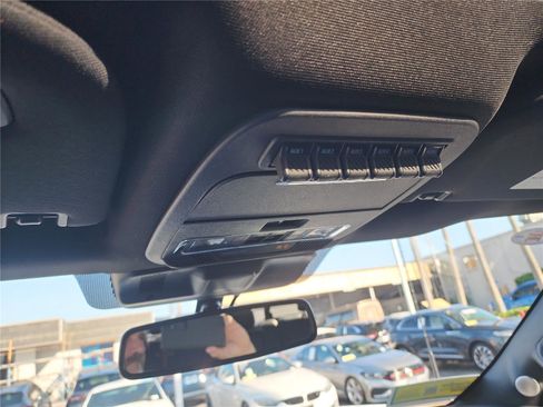 Certified 2024 Ford F250 Platinum w/ FX4 Off-Road Package image 25