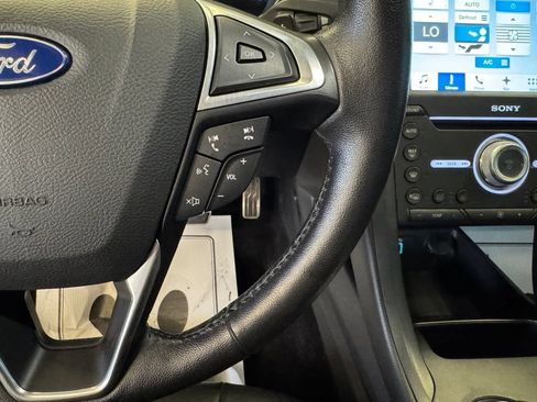 Used 2017 Ford Fusion Titanium FWD image 11