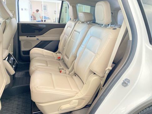 Used 2024 Lincoln Aviator AWD image 9
