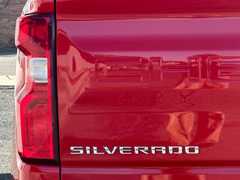 Used 2021 Chevrolet Silverado 1500 LT Trail Boss image 47