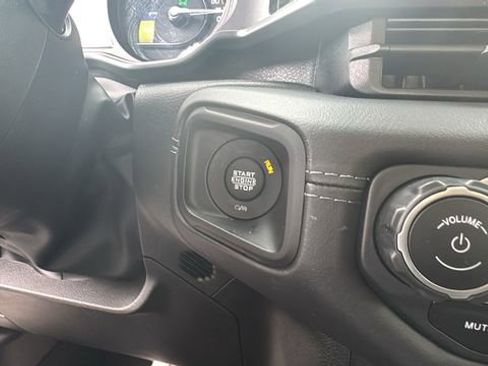 Used 2025 Jeep Wrangler Unlimited Rubicon 4xe AWD/4WD image 14
