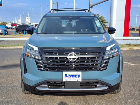 New 2026 Nissan Pathfinder SL w/ SL Premium Package image 2