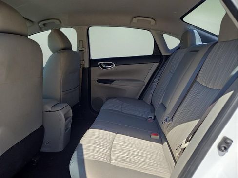 Used 2017 Nissan Sentra SV FWD image 8