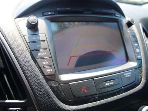 Used 2015 Hyundai Tucson Limited w/ Option Group 03 FWD image 11