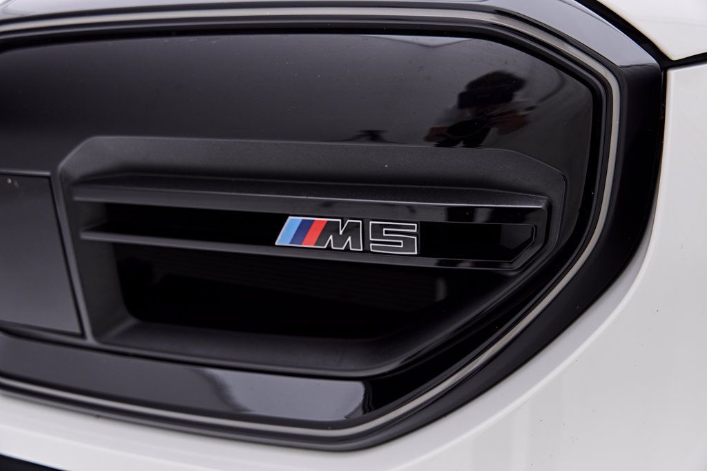 Used 2026 BMW M5 w/ Carbon Package AWD/4WD image 19