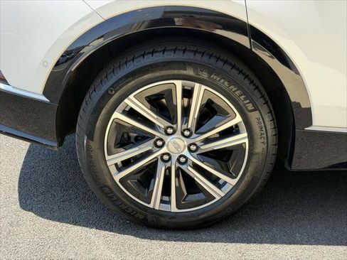 Used 2025 Cadillac Lyriq Luxury AWD/4WD image 9