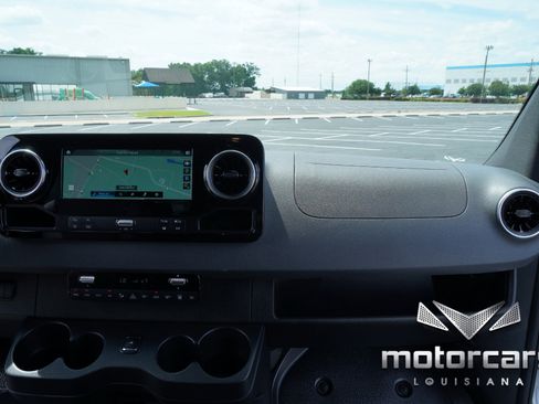 Used 2020 Mercedes-Benz Sprinter 2500 image 29
