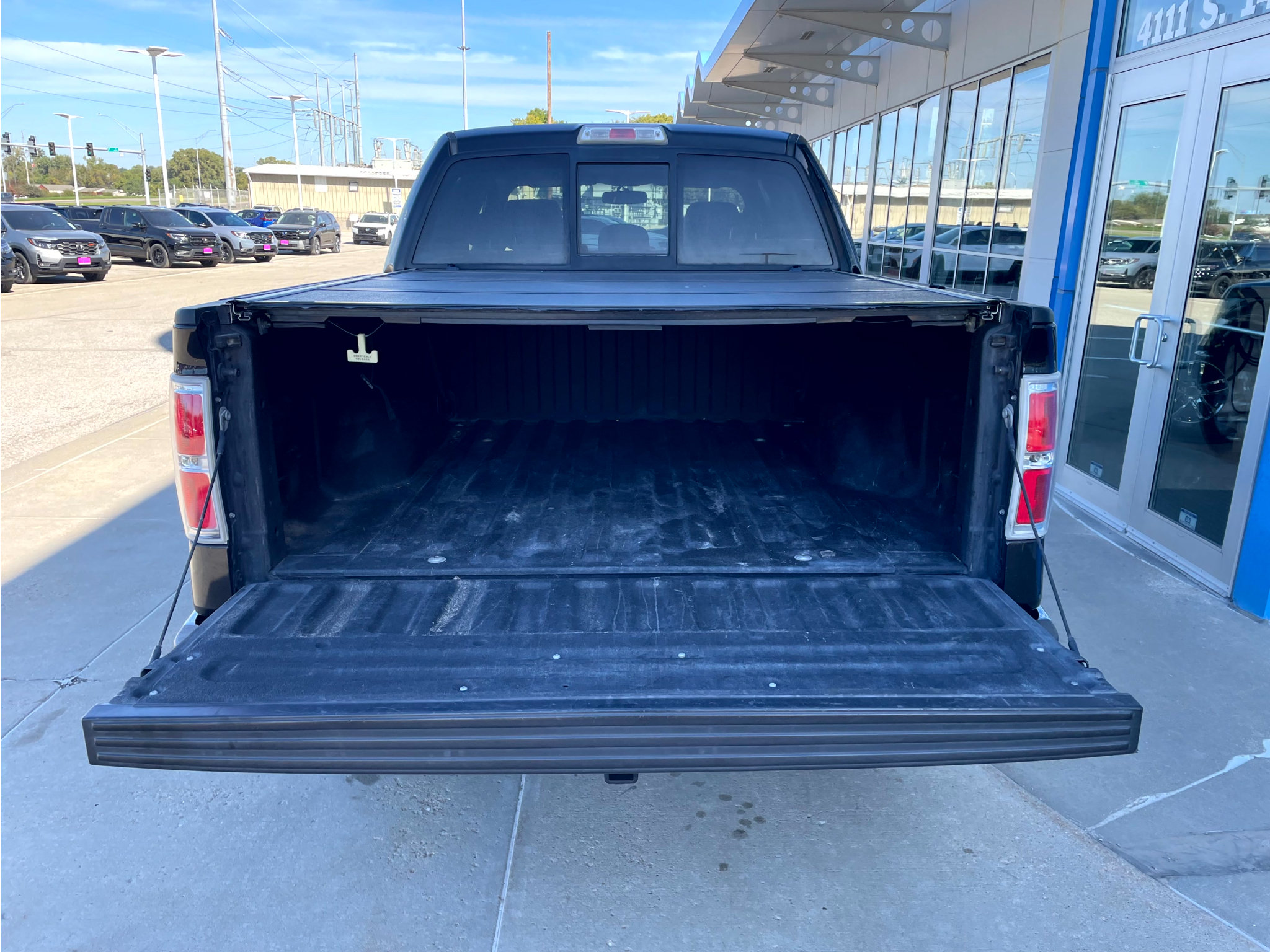 Used 2014 Ford F150 XLT w/ Equipment Group 302A Luxury AWD/4WD image 9