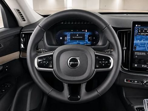Used 2025 Volvo XC90 B6 Plus w/ Protection Package Premier AWD/4WD image 9