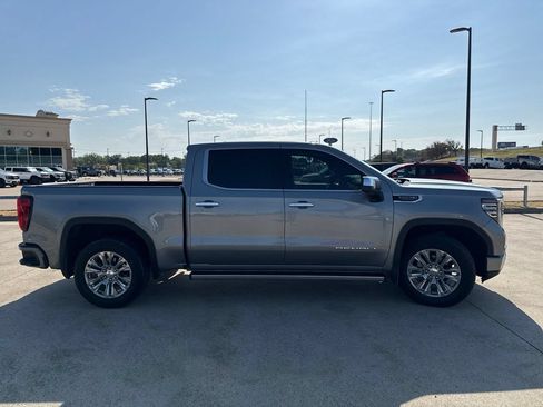 Used 2024 GMC Sierra 1500 Denali w/ Technology Package AWD/4WD image 17