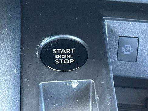 New 2025 Nissan Kicks SR image 16