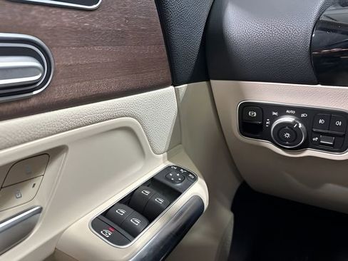 Used 2022 Mercedes-Benz GLA 250 4MATIC image 15