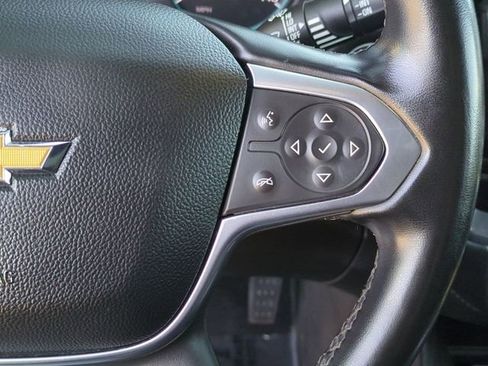Used 2023 Chevrolet Traverse LT FWD image 13