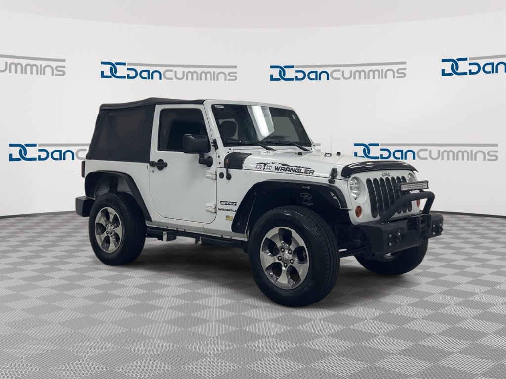 Used 2015 Jeep Wrangler Sport AWD/4WD image 2