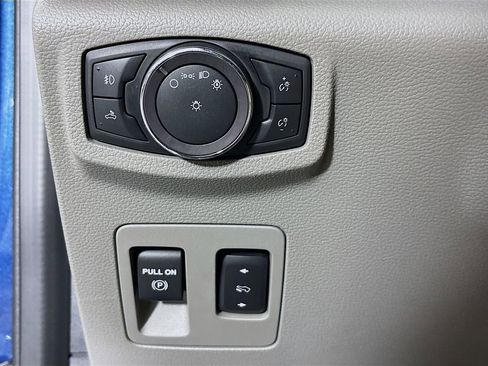 Used 2018 Ford F150 XLT w/ Equipment Group 302A Luxury AWD/4WD image 11