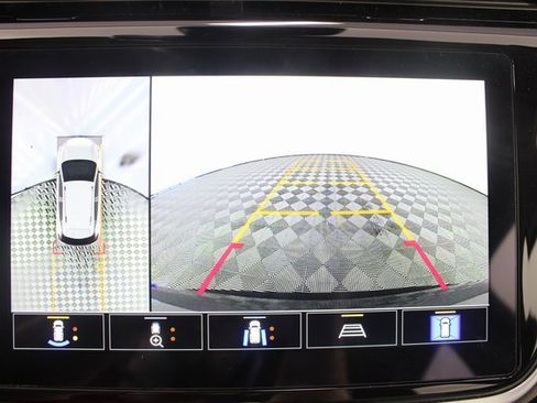 Used 2023 Chevrolet Bolt EUV Premier w/ Sun & Sound Package image 4