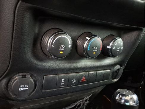Used 2013 Jeep Wrangler Sport w/ Connectivity Group AWD/4WD image 14