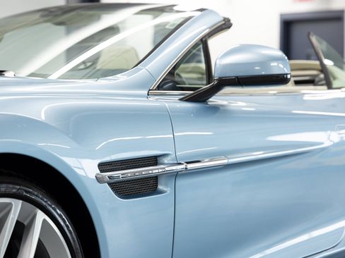 Used 2016 Aston Martin Vanquish Volante RWD image 20