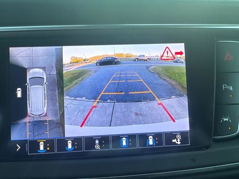 Used 2020 Buick Enclave Avenir w/ Avenir Technology Package image 25