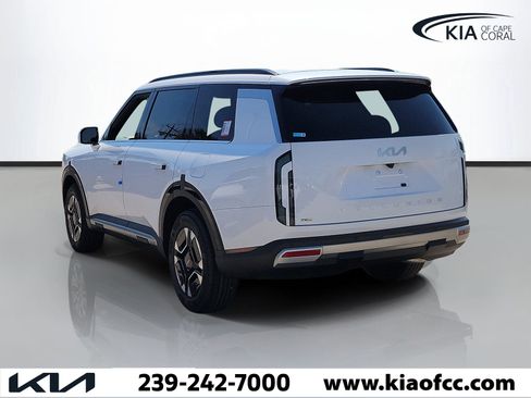 New 2027 Kia Telluride EX w/ Towing Package FWD image 4