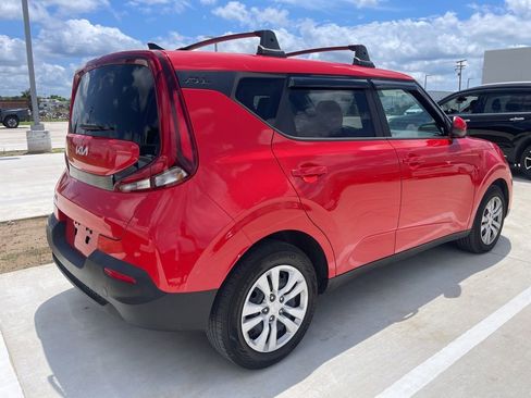 Used 2022 Kia Soul LX FWD image 5