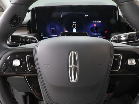 Used 2025 Lincoln Aviator Reserve w/ Equipment Group 201A AWD/4WD image 14