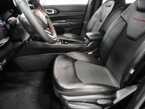 Certified 2025 Jeep Compass Trailhawk w/ Trailer Tow Group image 11