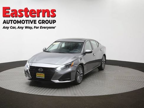 Used 2023 Nissan Altima 2.5 SV w/ SV Premium Package FWD image 54