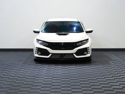 Used 2018 Honda Civic Type R image 4