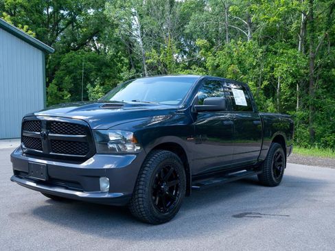 Used 2019 RAM 1500 Express w/ Wheel & Sound Group AWD/4WD image 7