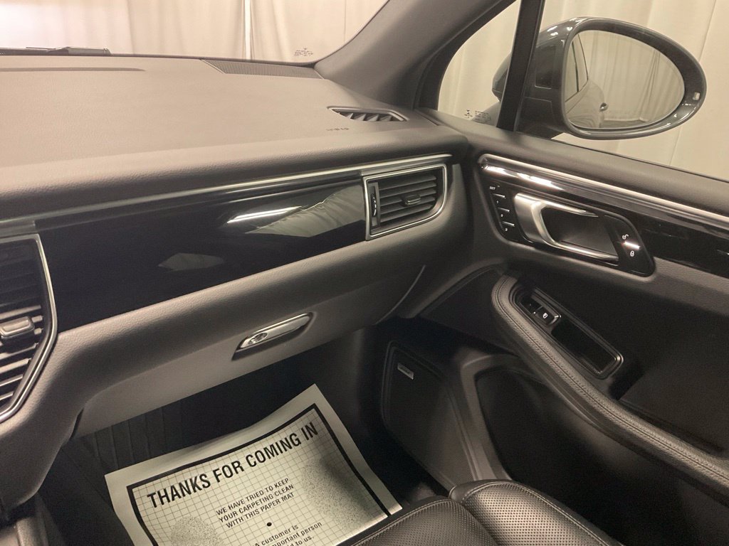 Used 2018 Porsche Macan AWD/4WD image 26