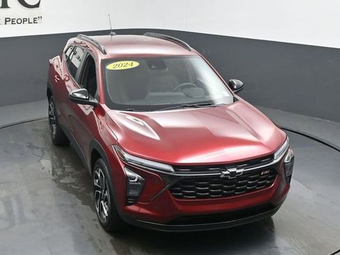 Used 2024 Chevrolet Trax RS FWD image 47