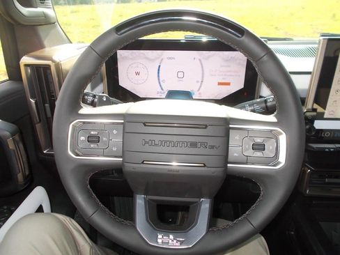 New 2025 GMC Hummer EV 2X image 17