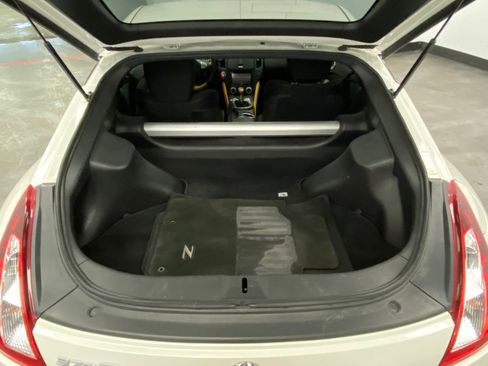 Used 2019 Nissan 370Z Coupe w/ Z34 Heritage Edition - White image 34