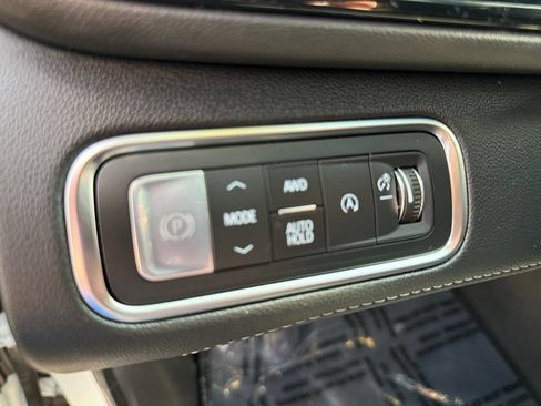 Used 2026 Buick Enclave Sport Touring AWD/4WD image 17