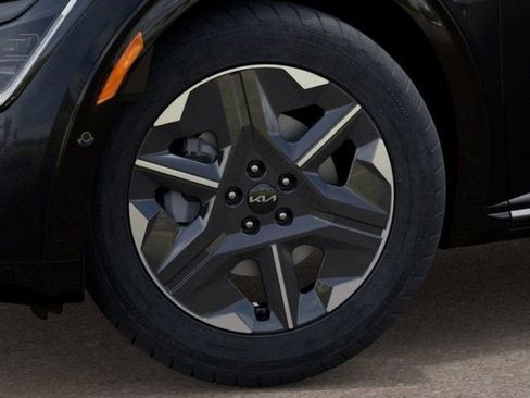 New 2025 Kia EV6 Light w/ Light LR Technology Package image 9