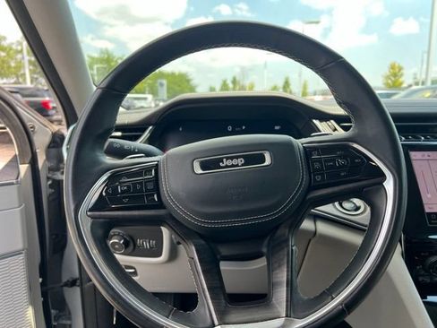 Used 2022 Jeep Grand Cherokee Overland AWD/4WD image 13