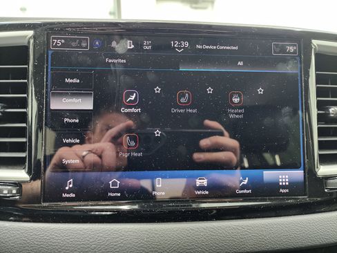 Used 2024 Chrysler Pacifica Touring-L image 54