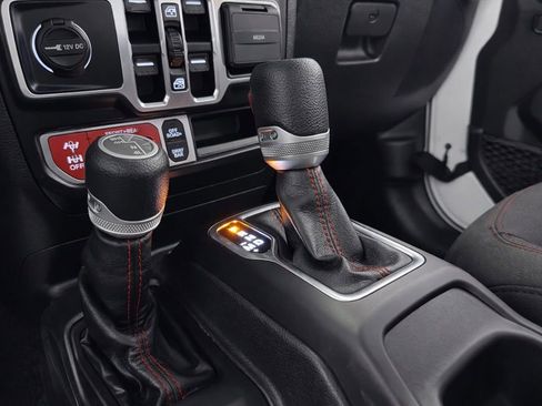 Used 2021 Jeep Wrangler Unlimited Rubicon w/ Xtreme Recon 35" Tire Package image 23